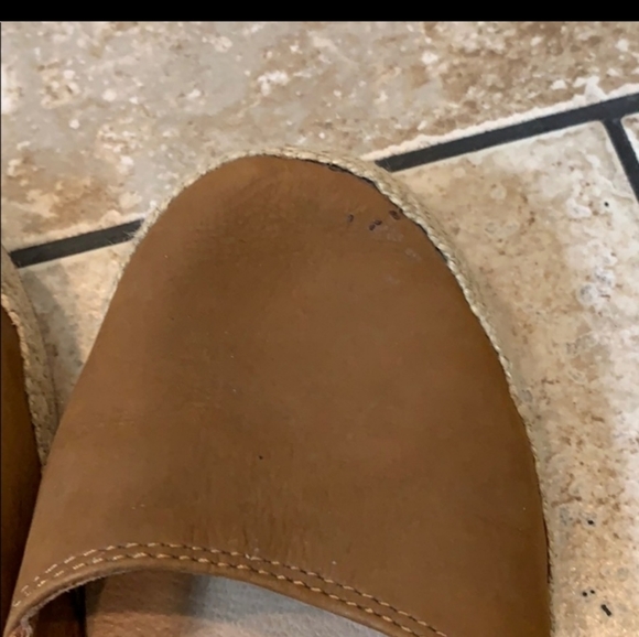 UGG Women's size 7.5 Tab Leather Flats - Picture 3 of 9